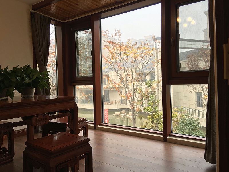 定制隔音鋁包木門窗展示