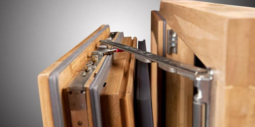 鋁木復(fù)合門窗與鋁包木門窗兩者的區(qū)別，大家知道嗎？