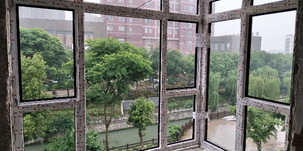 鋁包木門窗哪個好-品牌廠家多少生產經驗