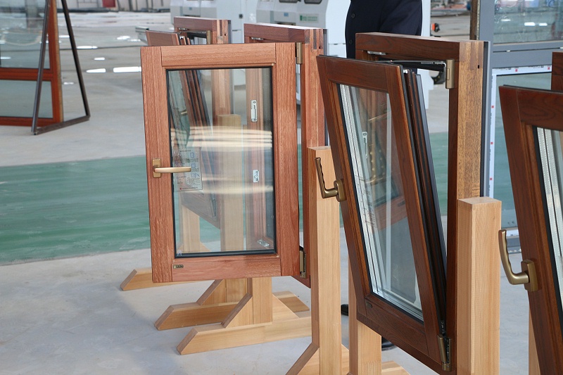鋁包木門窗樣窗展示