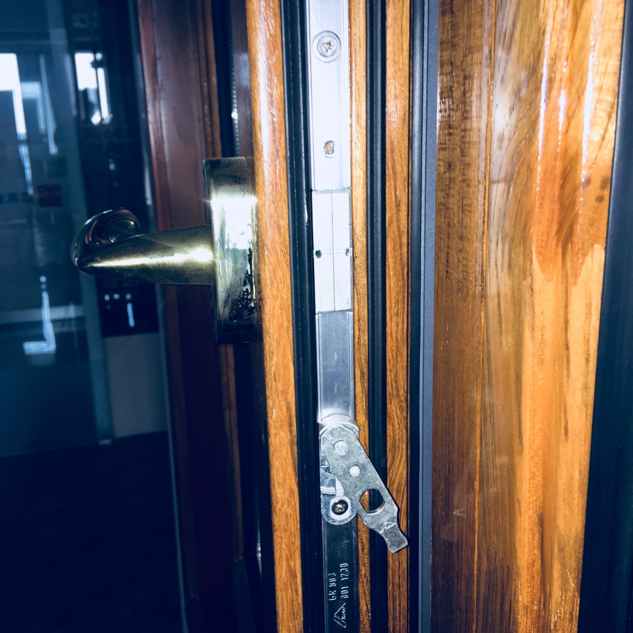 鋁包木門窗鎖點(diǎn)