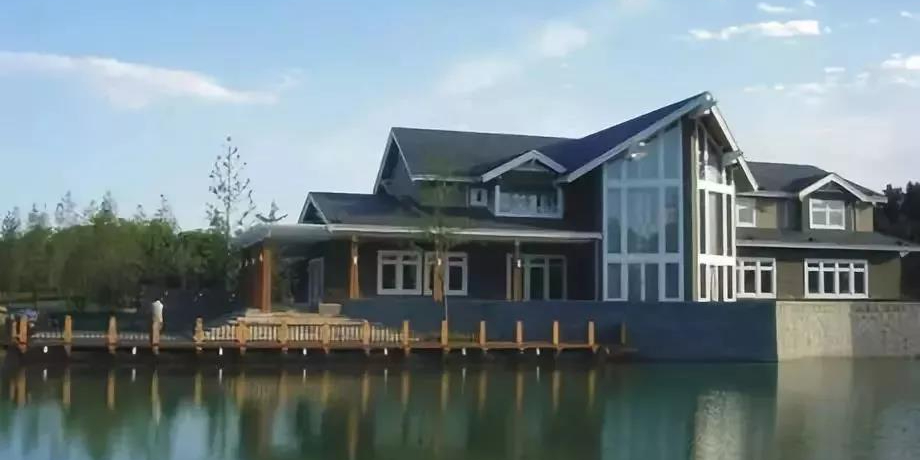 鋁包木門窗為什么越來越受別墅業主的青睞？