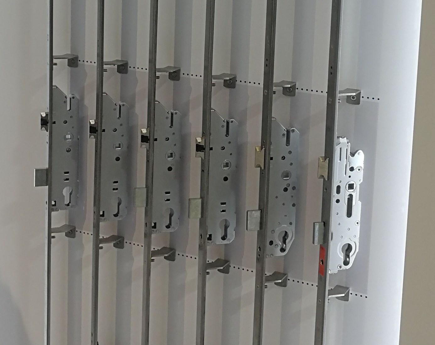 鋁包木門窗五金件